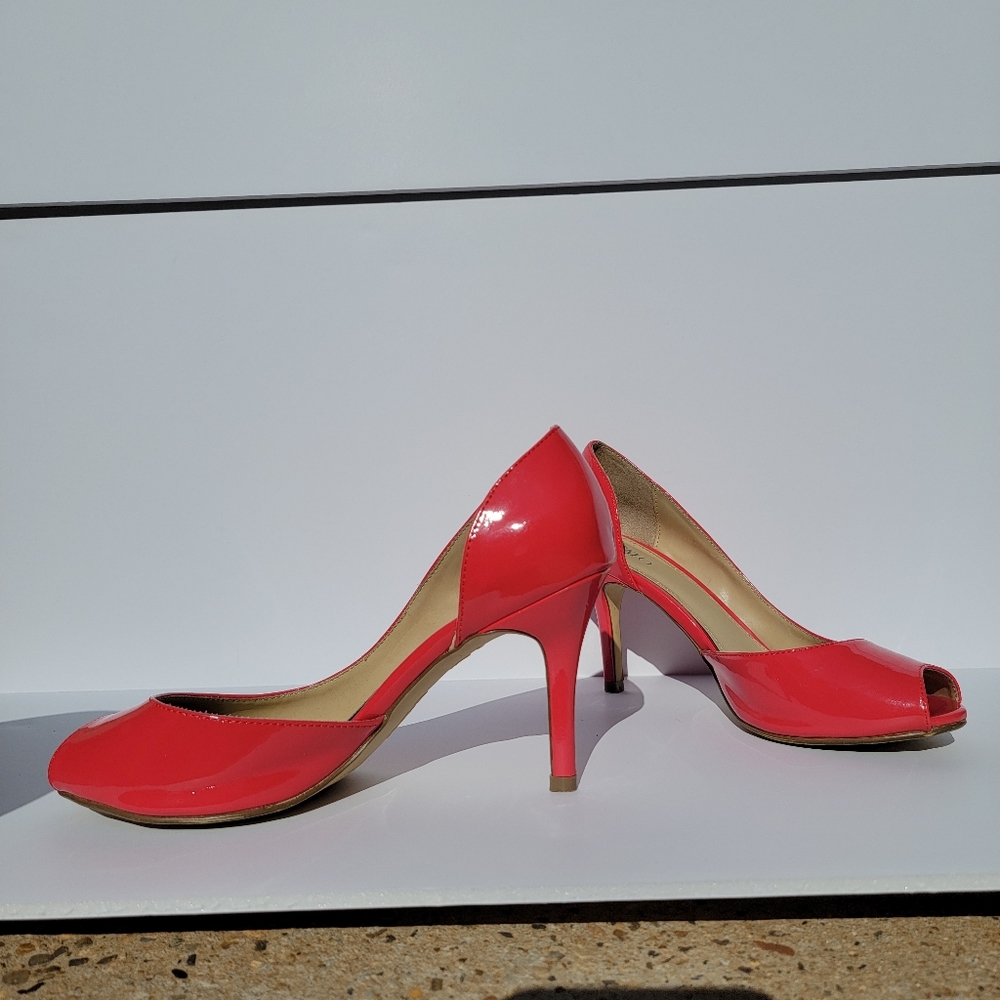 Coral pumps size 7